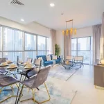 Spacious Art Deco Apt With Burj & Canal Views
